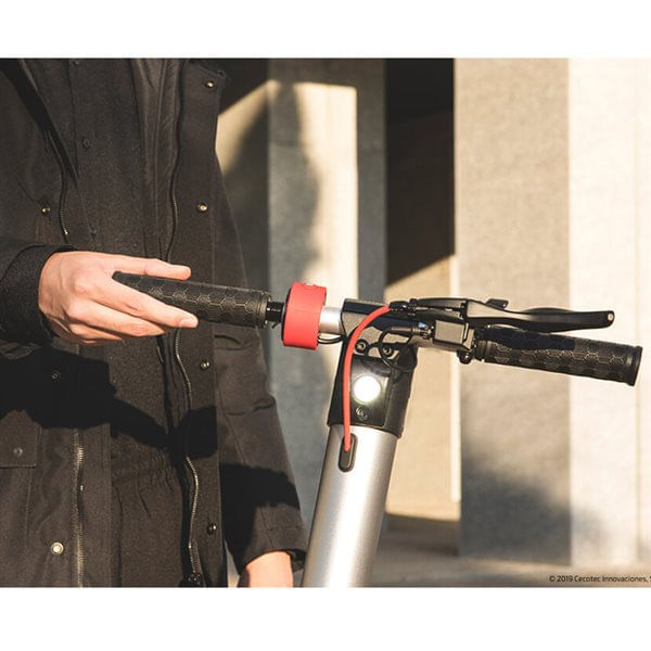 patinete-electrico-bongo-serie-a-advance-connected-cecotec-700w-25km-h-negro-rojo-0025587