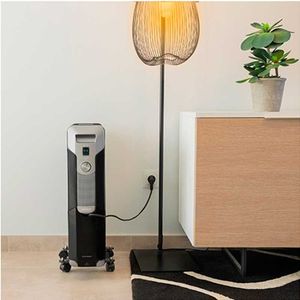 Radiador de aceite Ready Warm 7000 Space Black Cecotec 7 módulos 1500W con ruedas negro