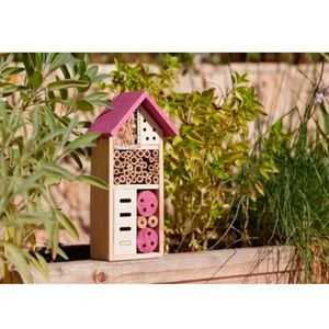 Casita de insectos para pared 26x13x8,5 cm