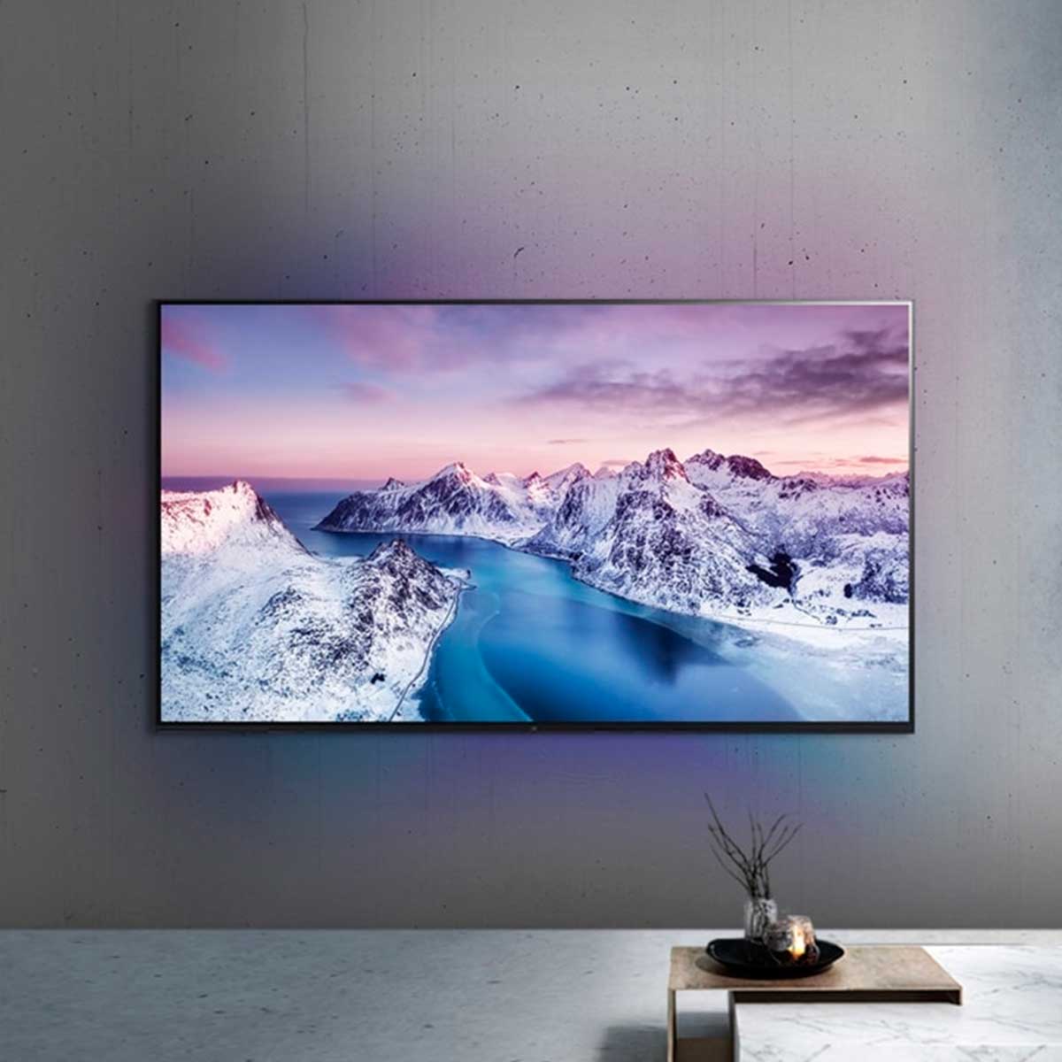 Televisor Smart TV LG 55UR78006LK 55'' 4K UHD LED procesador 4K α5 Gen6 con IA WiFi G negro ambientada
