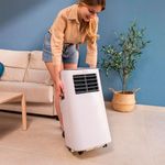Aire acondicionado portátil Cecotec ForceClima 7400 Soundless Touch 7000BTU 4 modos 2 velocidades con ruedas A blanco detalle ruedas
