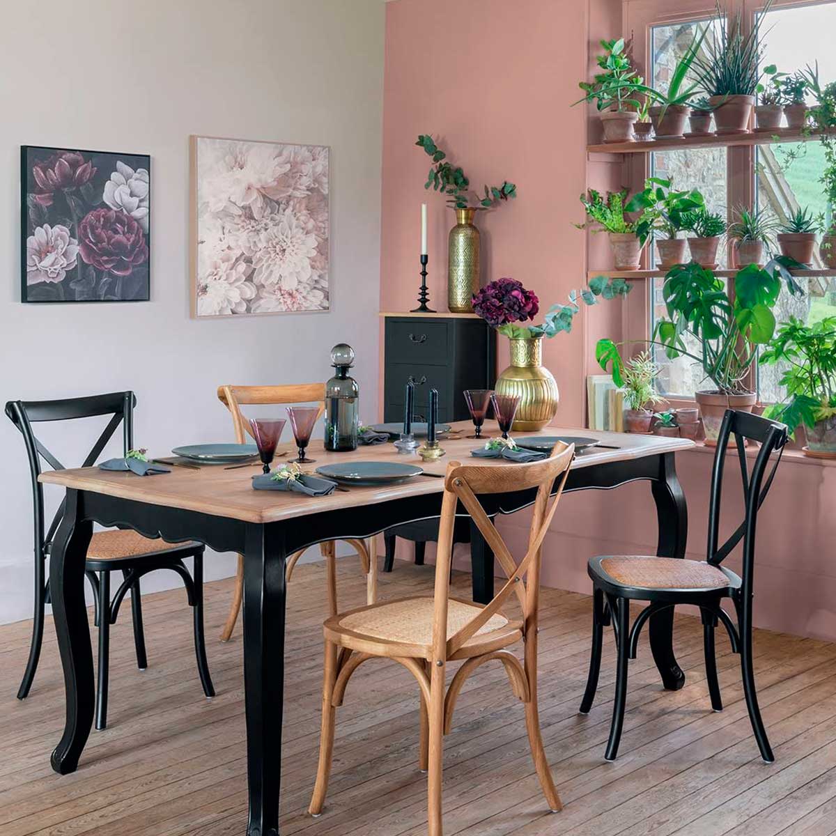 Pack de 2 sillas de comedor Provenza madera sostenible y ratán natural claro ambientada 2