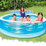 piscina-familiar-con-sillon-redonda-ambientada