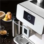 Cafetera superautomática Cecotec Power Matic-ccino 8000 Touch Serie Bianca S 1400W 19 bar blanco ambientada con deposito de leche