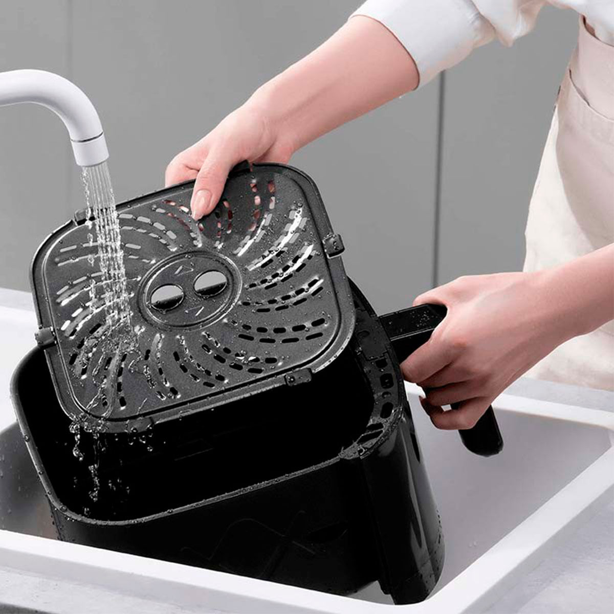 Freidora de aire Xiaomi Air Fryer 1500W 6L 6 modos negro detalle lavado