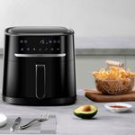 Freidora de aire Xiaomi Air Fryer 1500W 6L 6 modos negro detalle ambientada