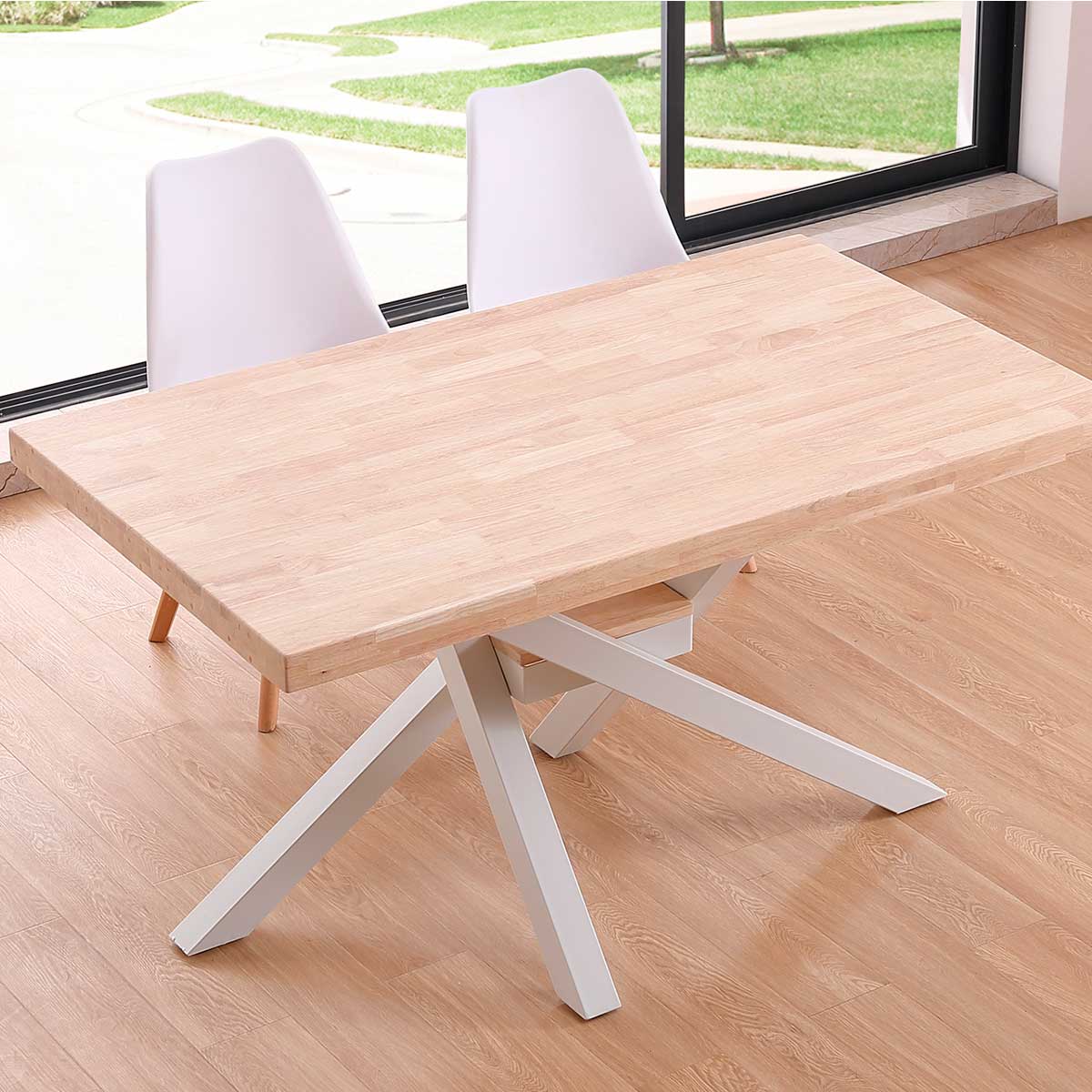 Mesa de comedor Xena patas cruzadas forma rectangular roble Nordish/blanco 76x140x80 cm ambientada