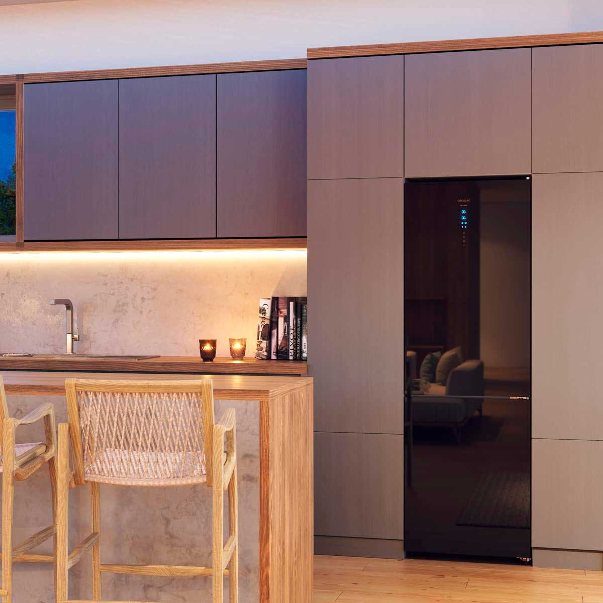 Frigorífico combi Cecotec Bolero CoolMarket Combi 356 Glass D Total No Frost 356L D negro 200 cm ambientada