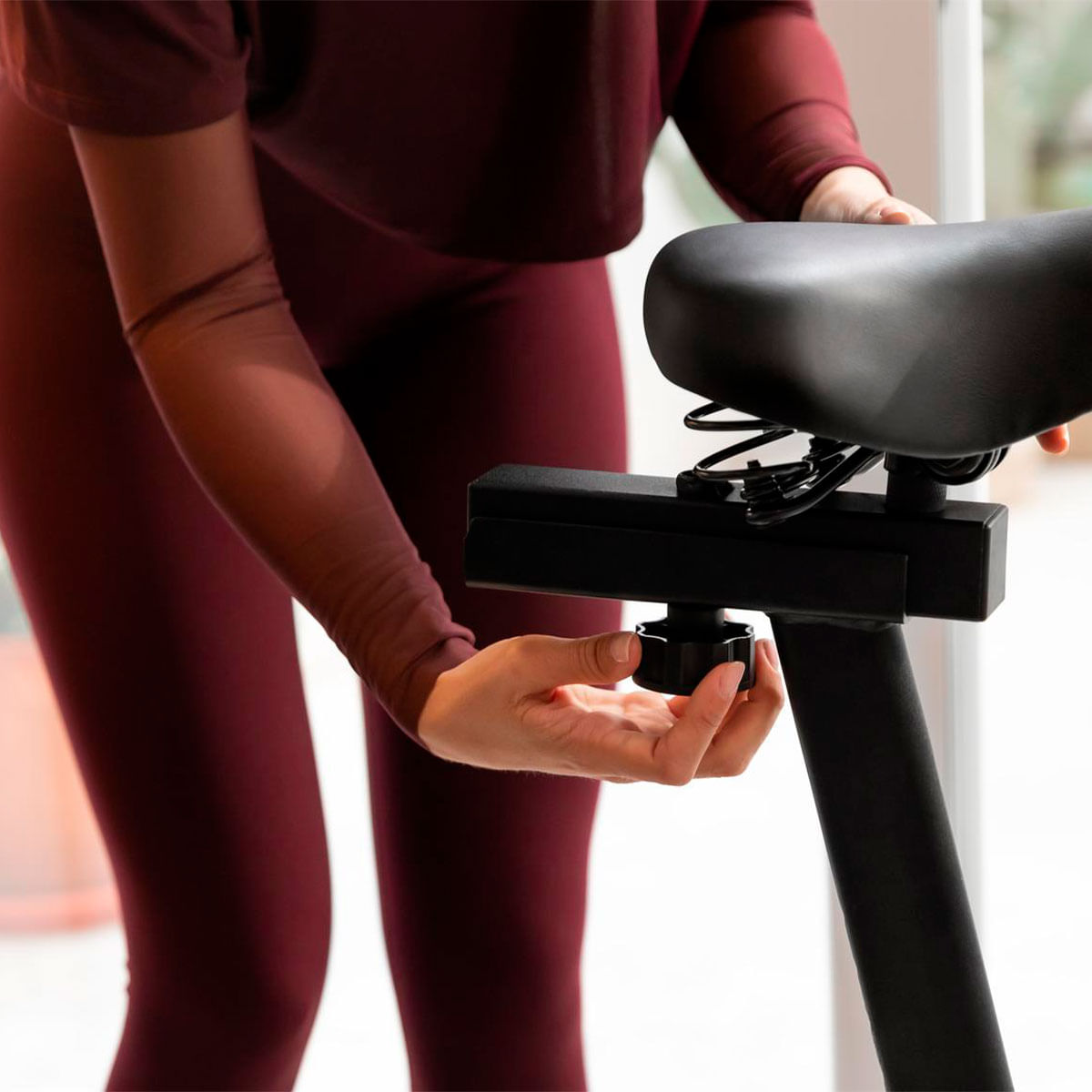 Bicicleta estática Cecotec DrumFit Indoor 10000 Teseo pantalla LCD negro 7