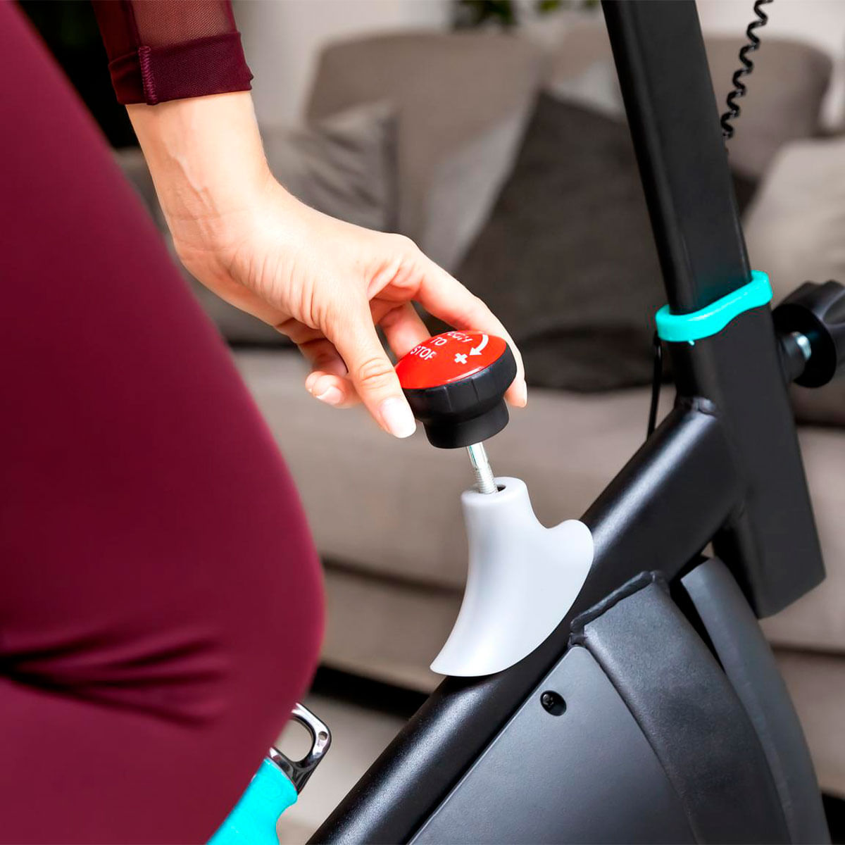 Bicicleta estática Cecotec DrumFit Indoor 10000 Teseo pantalla LCD negro 8