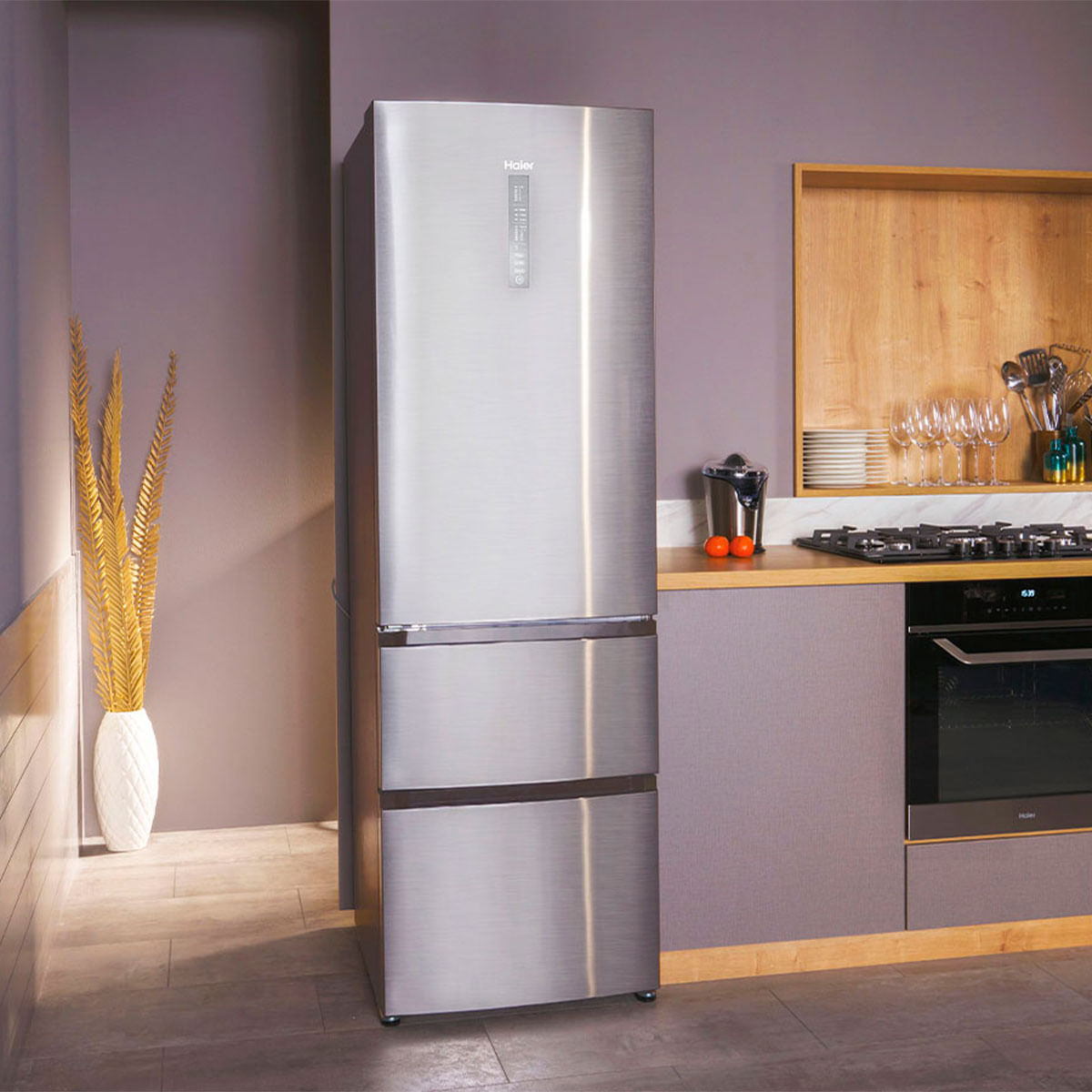 Frigorífico combi Haier HTR3619FNMN No Frost 348L 3 puertas F inox 190,5 cm ambientada
