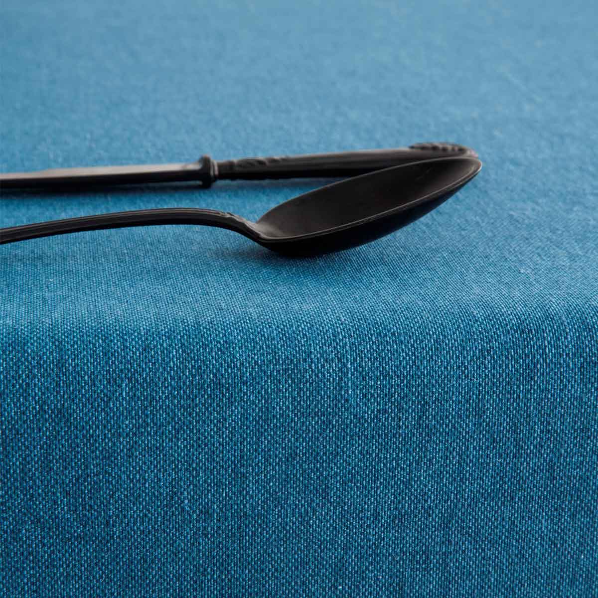 mantel-antimanchas-abany-azul-detalle