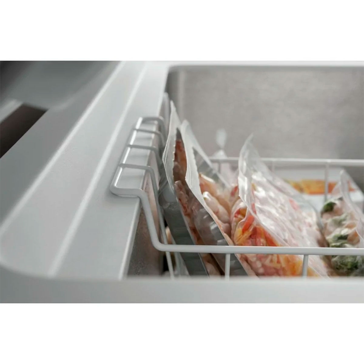 Arcón congelador Ignis CEI250 255L función Fast Freezing 42dB F blanco 91,6 cm 5