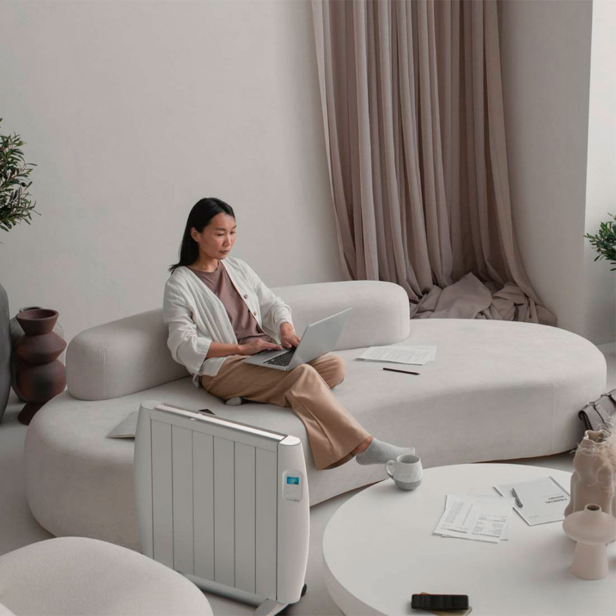 Emisor térmico Saona 5015W Universal Blue 1500W 6 elementos WiFi blanco 6