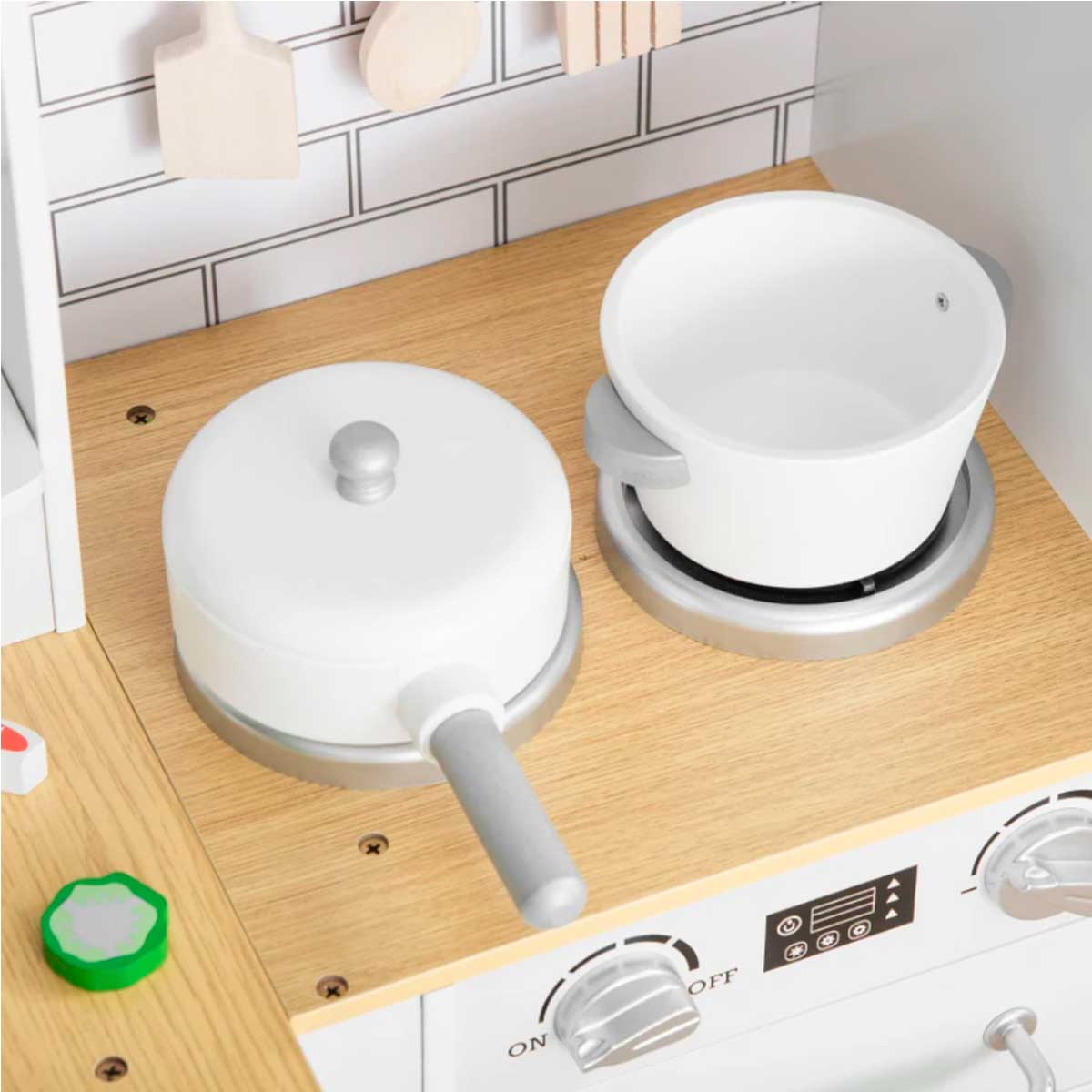 cocina-de-jugeute-infantil-con-accesorios-detalle