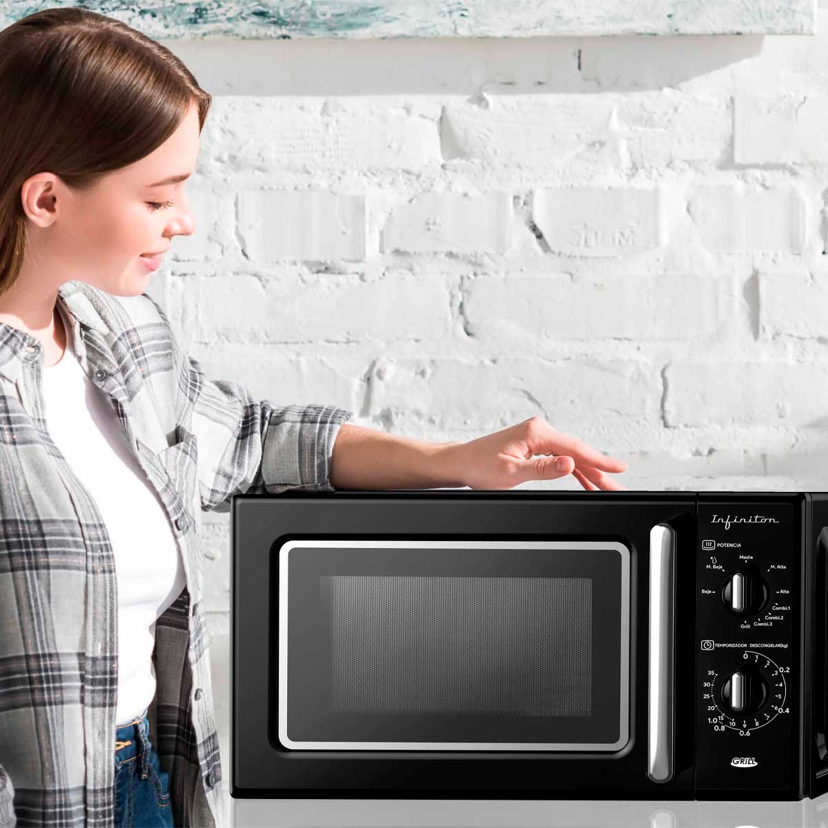 Microondas con grill Infiniton MW-RT20B 700W 20L estilo vintage negro 3