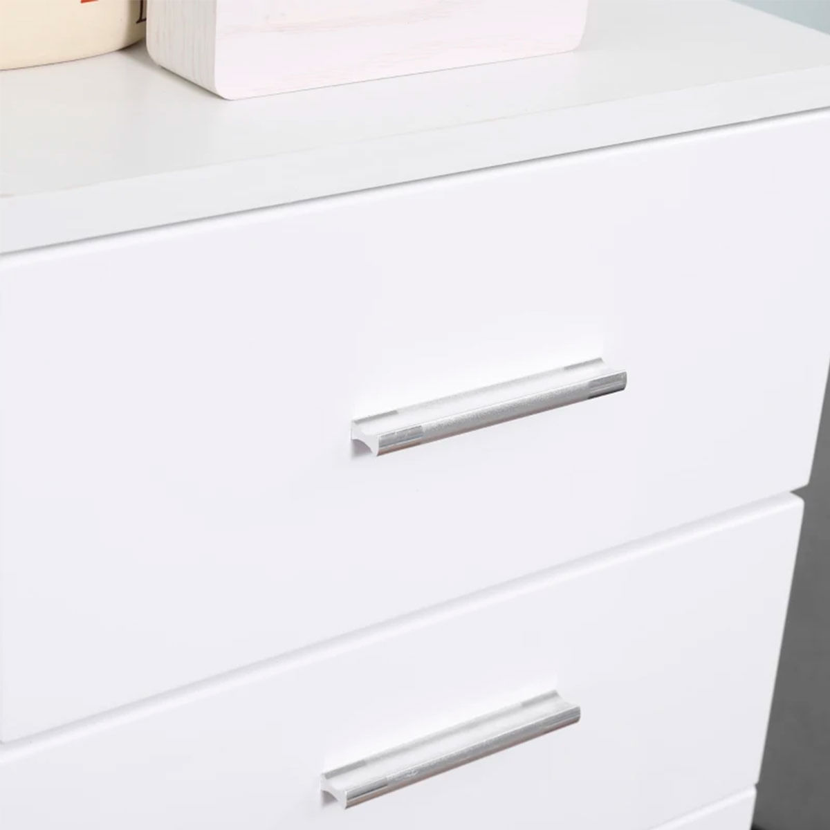 Armario-auxiliar-de-baño-Bowe-Kleankin-1-puerta---cajon---estante-ajustable-blanco-775x30x35-cm-detalle-tiradores