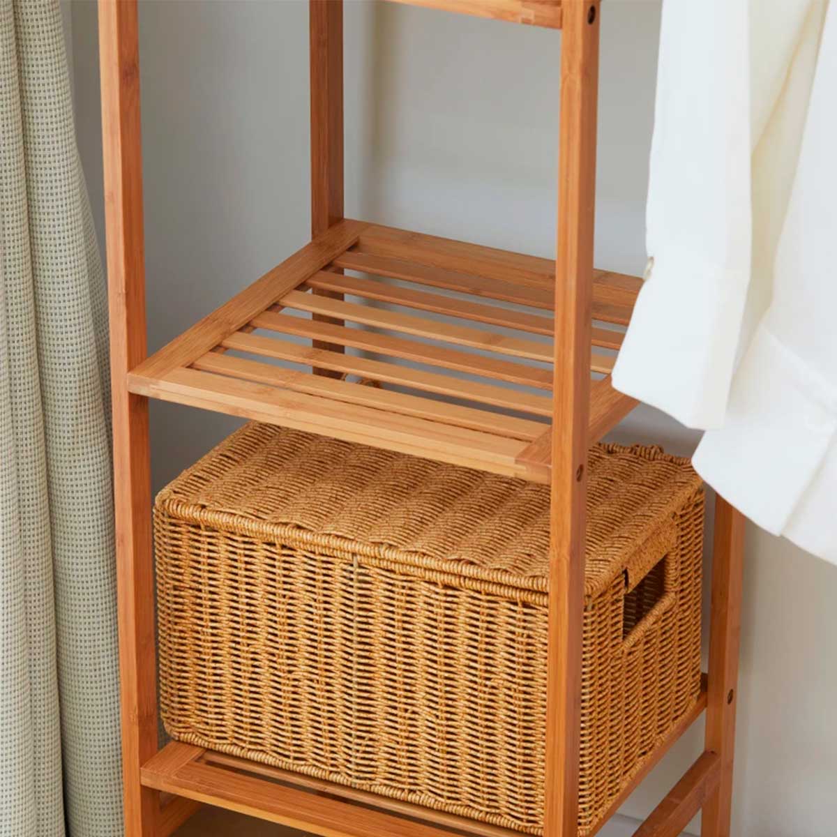 Perchero-de-pie-Sun-Homcom-6-estantes---barra-para-colgar-bambu-145x90x30-cm-detalle