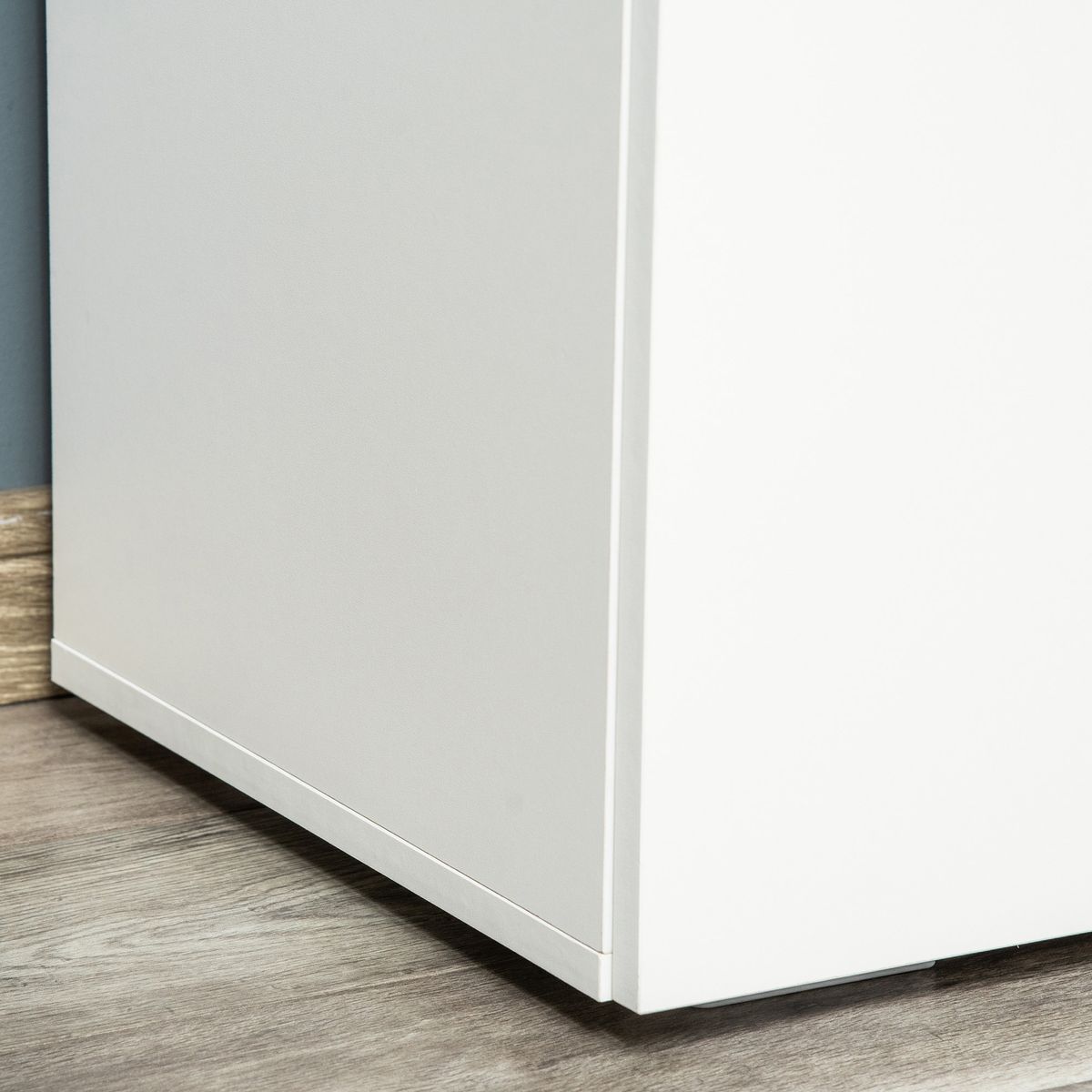 Aparador de salón Kui Homcom con 2 puertas blanco 85x100x30 cm esquina