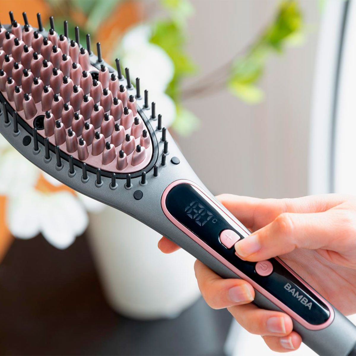 Cepillo alisador Cecotec Bamba InstantCare Smooth Brush cerámica con extracto de aguacate plata 2