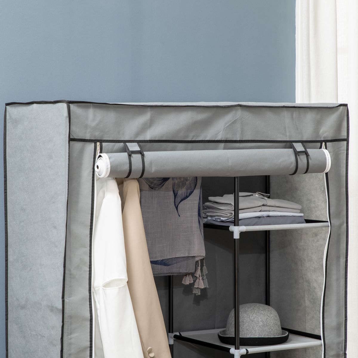 Armario de tela Tula Homcom plegable 6 estantes + 1 barra gris 162,5x103x43 cm detalle ropa