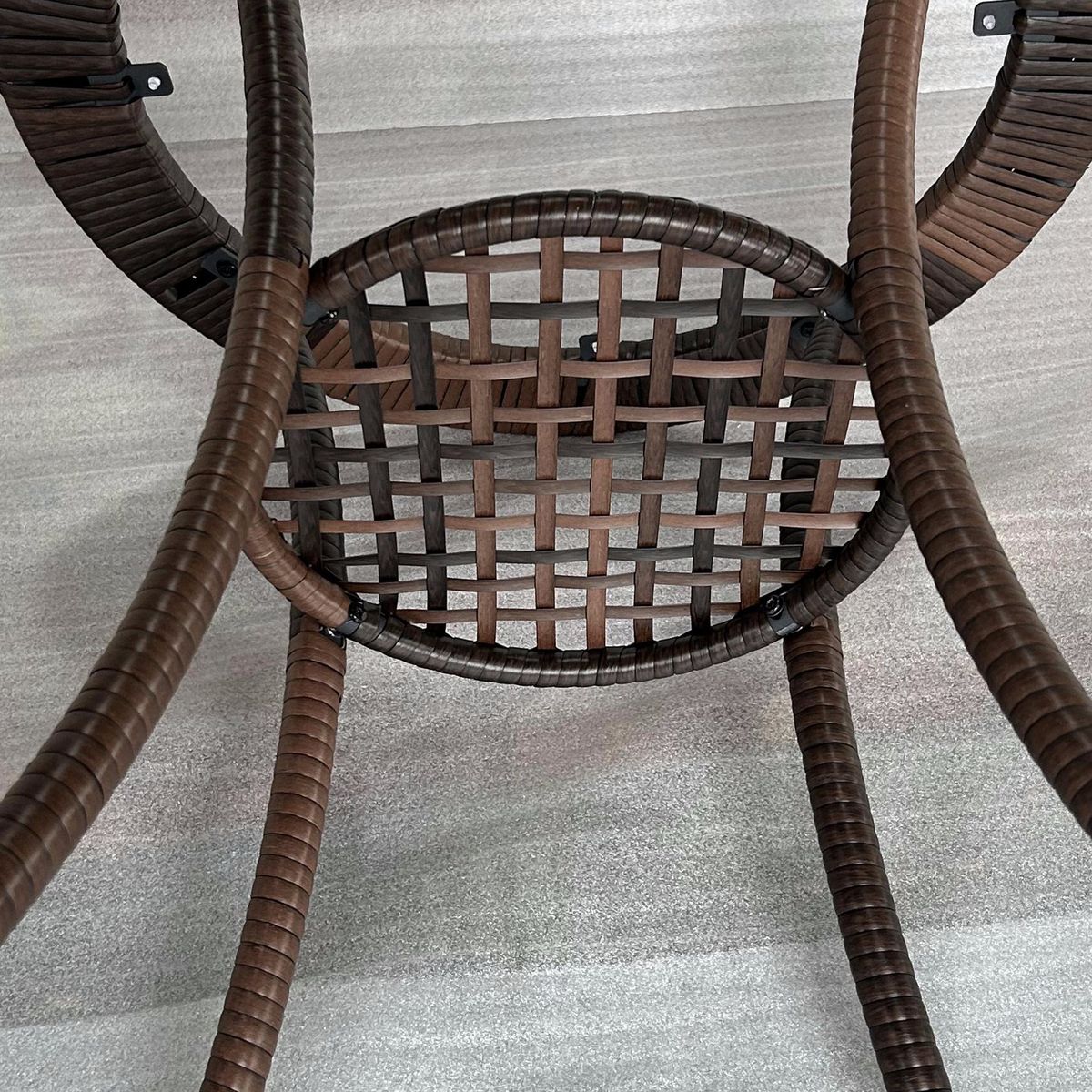 Mesa de exterior Palmer Outsunny con estante marrón Ø64x71 cm estante