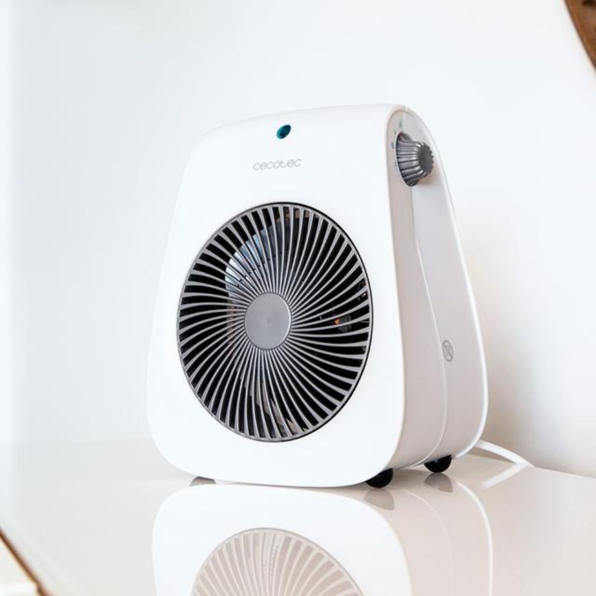 Termoventilador-Cecotec-ReadyWarm-2000-Max-Force-2000W-2-potencias-3-modos-blanco--animada