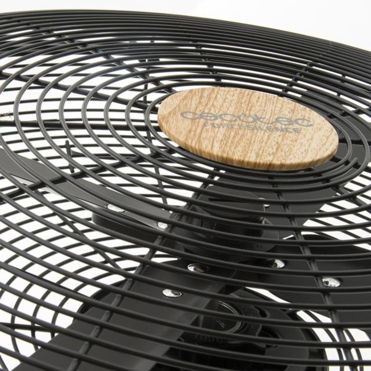 Ventilador-de-pie-Cecotec-EnergySilence-600-Woodstyle-50W-4-aspas-negro-madera-detalle