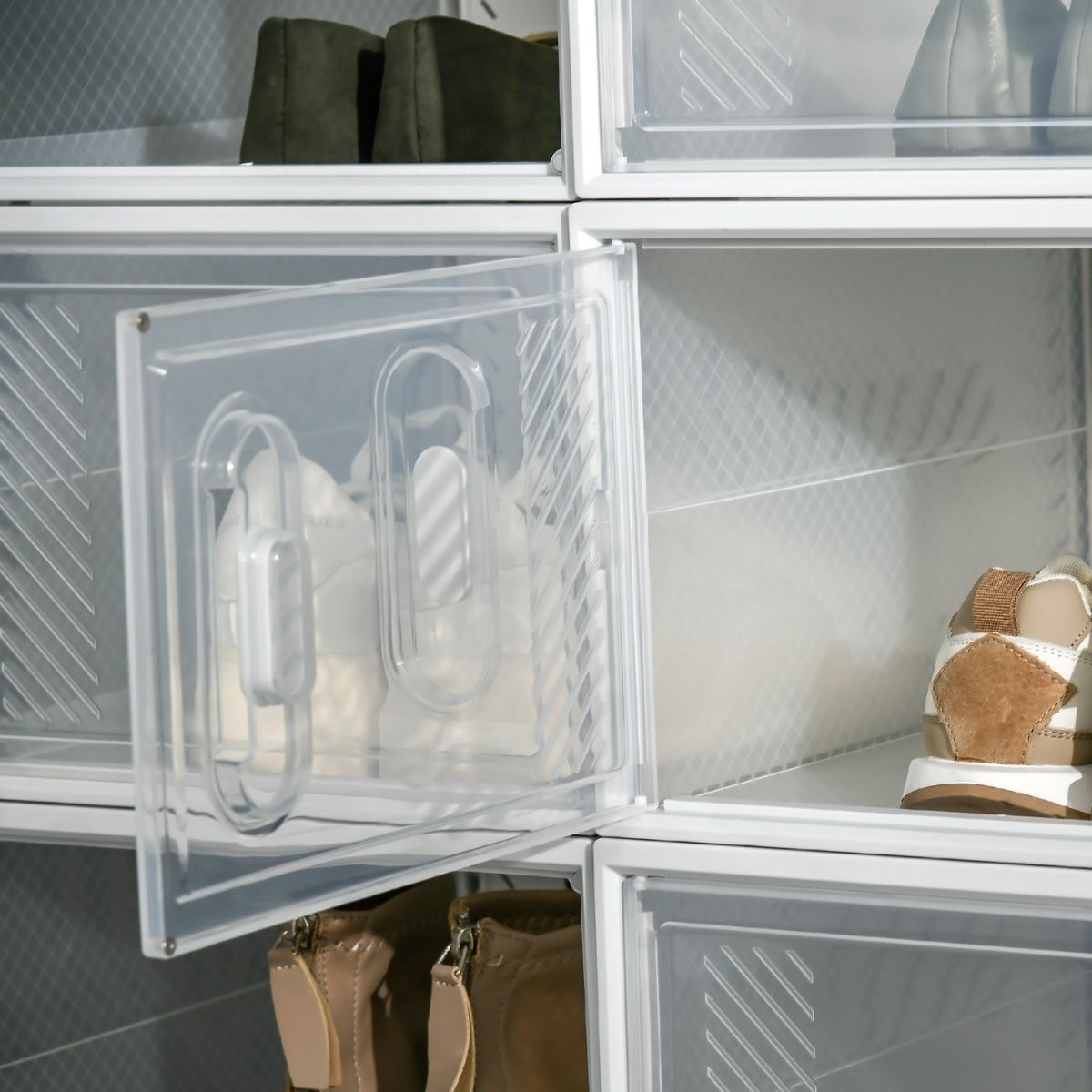 Pack de 18 cajas organizativas Homcom con puerta magnética 21x28x36 cm detalle