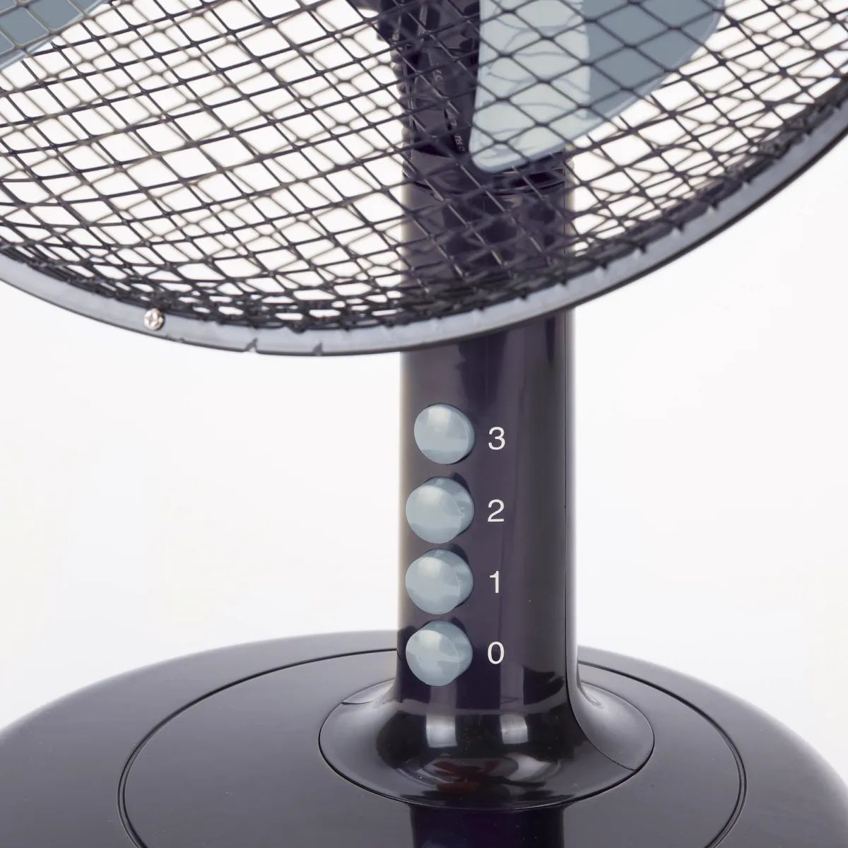 Ventilador-de-sobremesa-Jata-JVVM3125-50W-3-velocidades-negro-control
