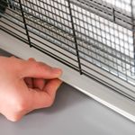 Lámpara anti mosquitos Outsunny 30W luz UV 60m² plata 26,5x48,5x8,5 cm