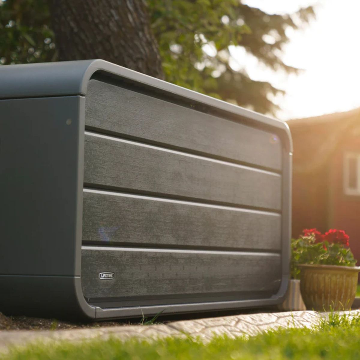 Baul-almacenaje-exterior-515L-gris-64x147x72-cm-lateral