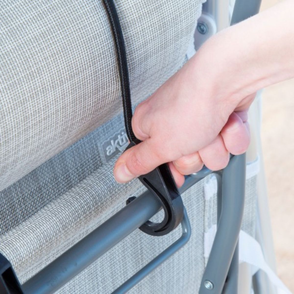 Carrito-multiusos-plegable-con-ruedas---cuerda-de-sujecion-gris-100x55x40-cm-cuerda