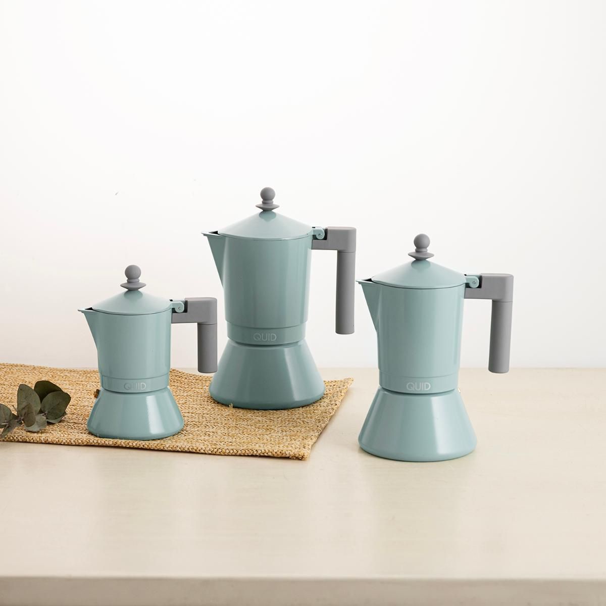 Cafetera-Ozon-Quid-3-tazas-aluminio-fundido-verde-animada