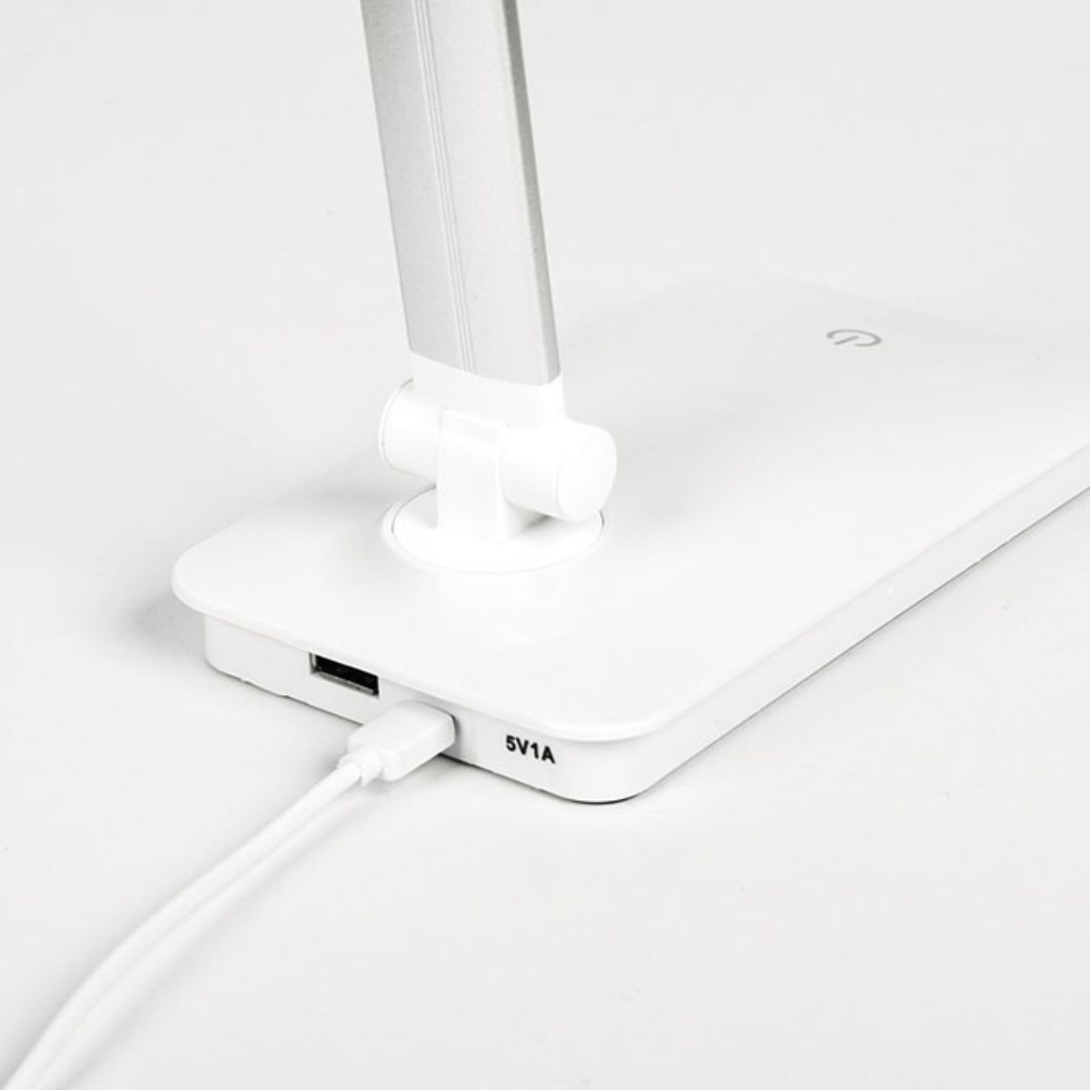 Flexo-Architect-Bel-Air-5W-carga-USB-luz-LED-360-lm-blanco-37x10x28-cm