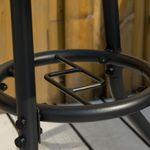 Mesa de jardín Stoke Outsunny redonda con agujero para sombrilla negro Ø80x72 cm