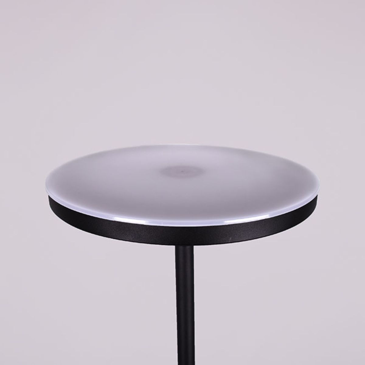 Lampara-de-pie-Smart-Belair-24W-luz-LED-Wifi---Bluetooth-negro-Ø25x170-cm