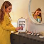 Nevera-de-cosmeticos-Cecotec-Bamba-CoolingBeauty-6000-Mirror-6L-con-espejo---LED-rosa-363x23x23-cm-animada