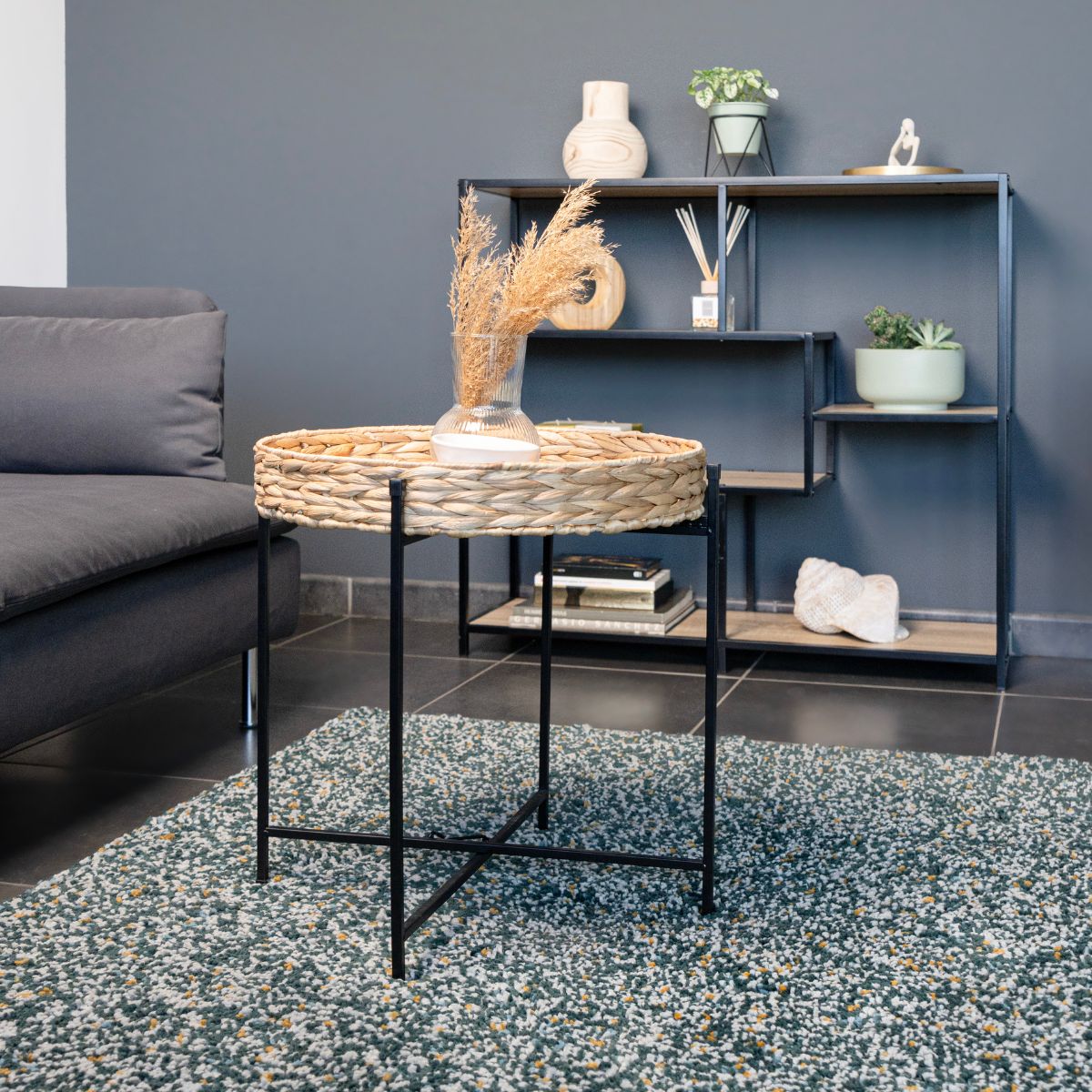 Mesa-auxiliar-Jacinto-MOA-Vinthera-acero-natural-negro-50x468x50-cm-animada