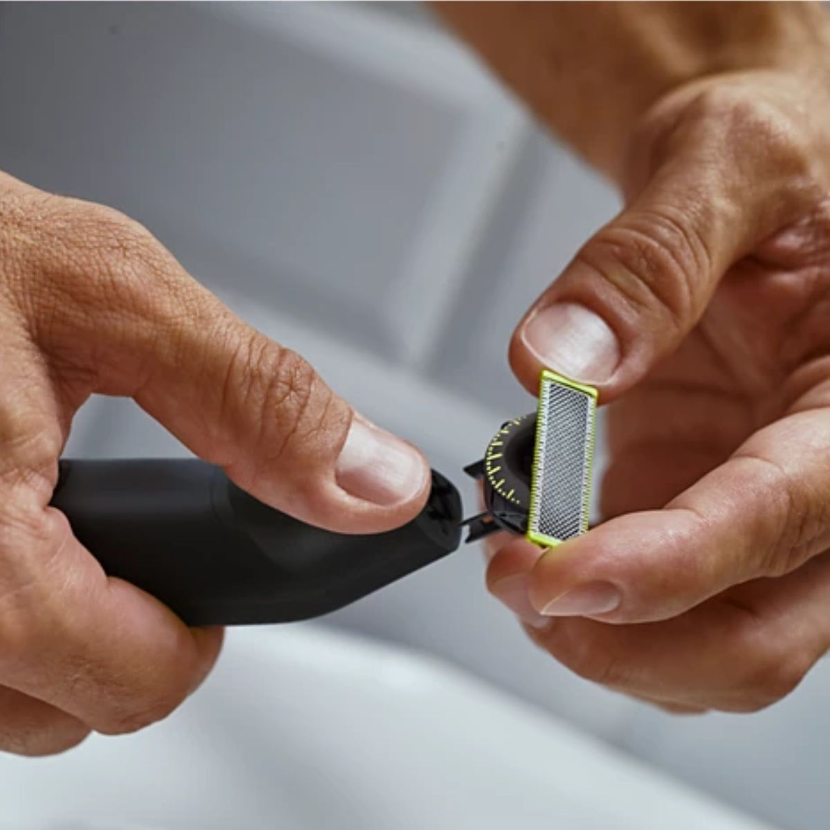 Afeitadora-Philips-OneBlade-Pro-360-cuerpo-y-cara-negro--cabezal