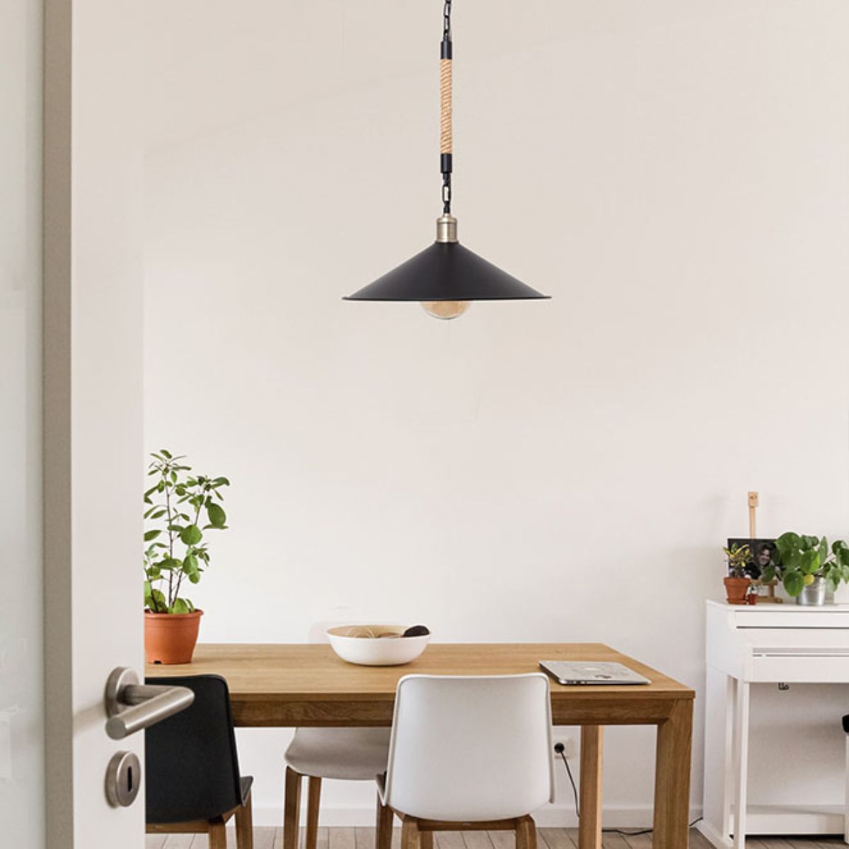 Lampara-de-techo-Soga-Lumit-40W-altura-regulable-negro-natural-Ø36-cm