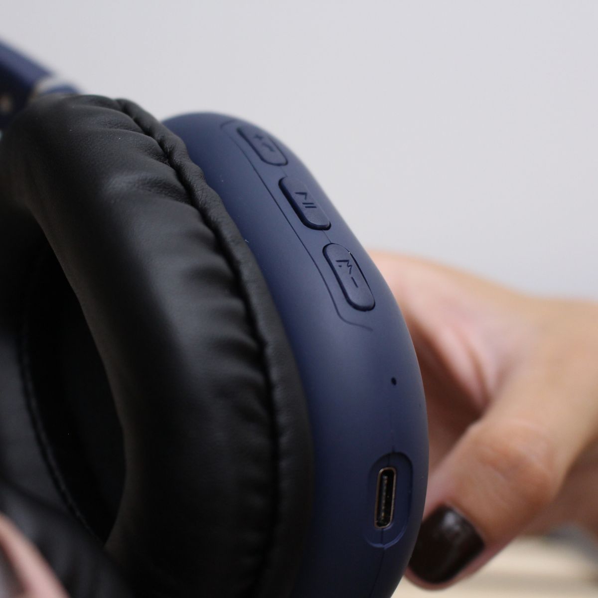 Auriculares-inalambricos-Pantone-PT-WH006N-Bluetooth-azul-oscuro