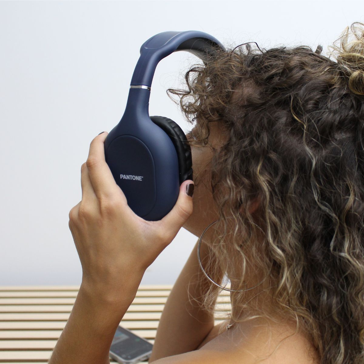 Auriculares-inalambricos-Pantone-PT-WH006N-Bluetooth-azul-oscuro