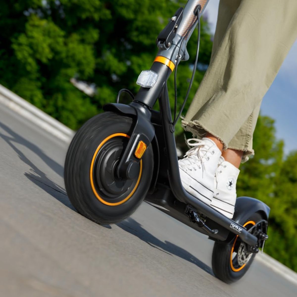 Patinete-electrico-Cecotec-Bongo-D30-XL-350W-homologado-25km-h-negro-detalle