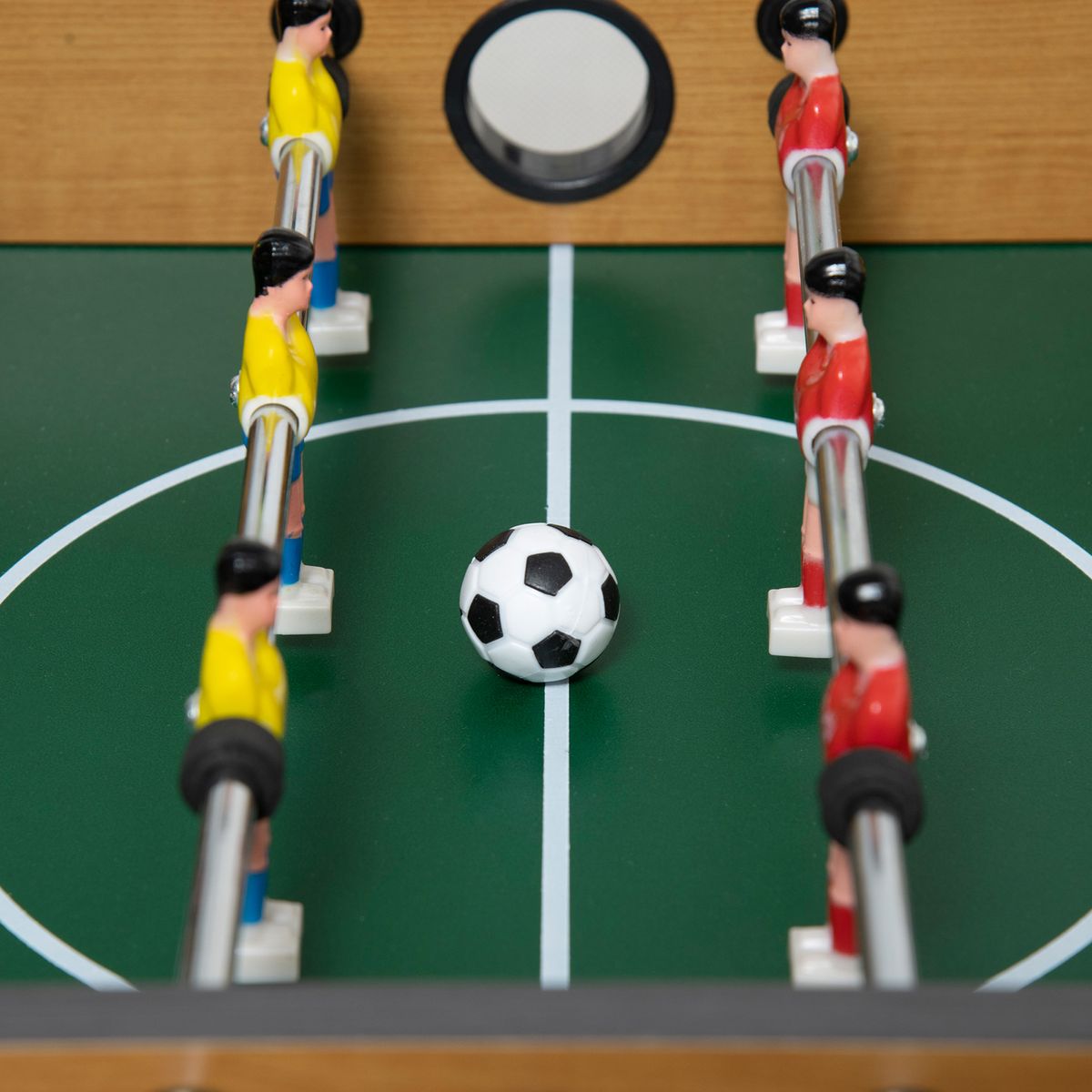 Futbolín de mesa Homcom 6 varillas + 2 marcadores + 18 jugadores natural 22x69x36,5 cm