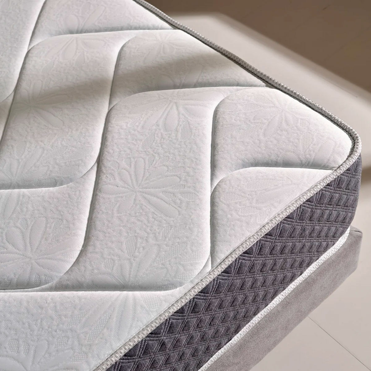 Colchón viscoelástico Grafeno Therapy sistema Air-Fresh Grafeno con efecto nube blanco/gris 22 cm