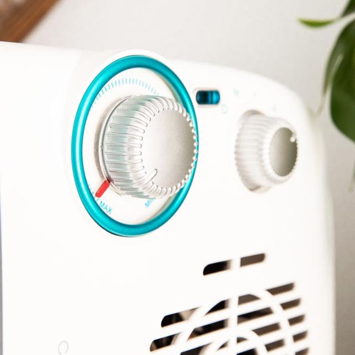 Termoventilador-Cecotec-ReadyWarm-2070-Max-Dual-1800W-2-potencias-3-modos-blanco-control