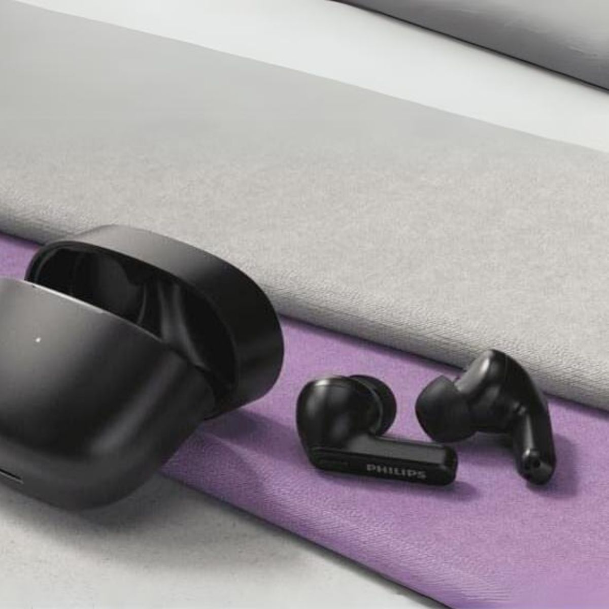 Auriculares-de-boton-Philips-TAT2206BK-00-bluetooth-negro-animada