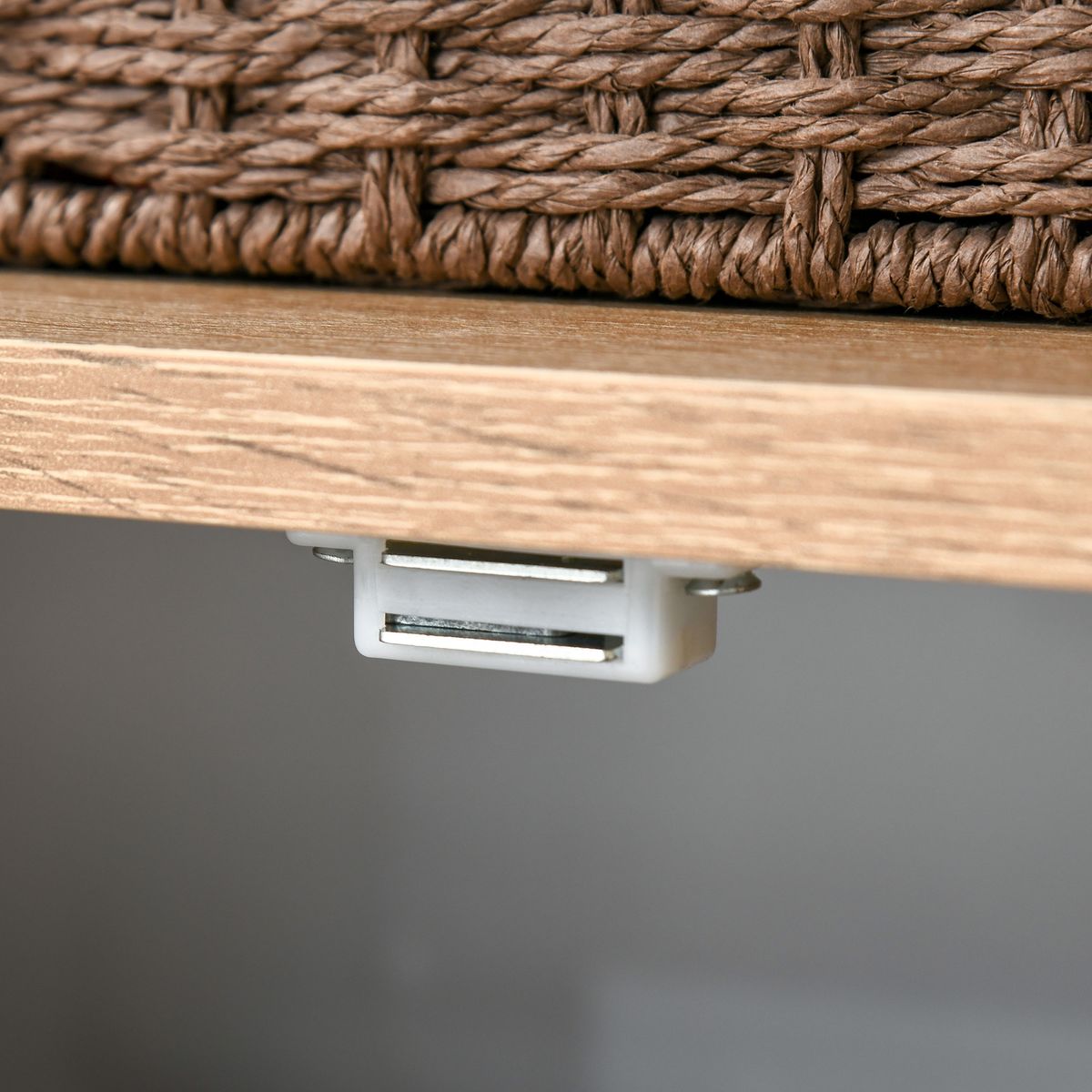 Estantería Miss Homcom doble puerta + 5 estantes natural/negro 97x80x35 cm cierre