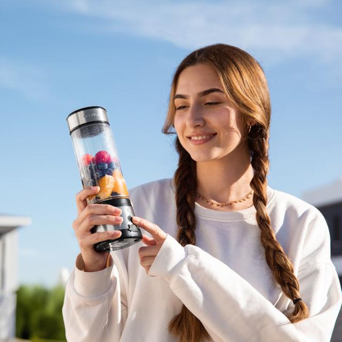 Batidora-de-vaso-portatil-Cecotec-WanderlustMix-USB-126W-4-cuchillas-titanio-negro